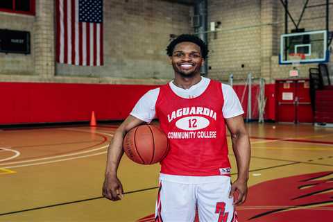 Basketball phenom is leading all scorers in Division III — but four months ago, he was homeless