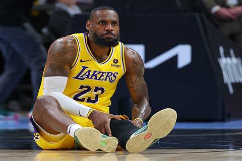 LeBron James tight-lipped with questions swirling around his Lakers future