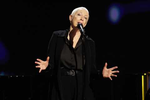 Annie Lennox Calls on ‘Artists for Ceasefire’ During Sinéad O’Connor Tribute at 2024 Grammys