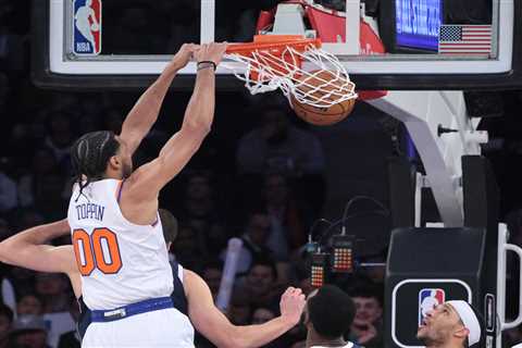 Knicks’ Jacob Toppin scores first two NBA points in career on dunk