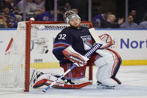 Jonathan Quick closing in on most NHL wins for US-born goalie