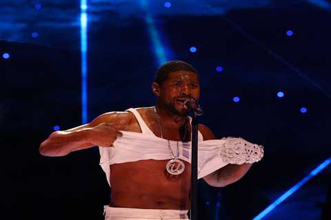 Shirtless Usher rocks (and rolls) at Super Bowl 2024 with Alicia Keys, H.E.R, Ludacris and more..
