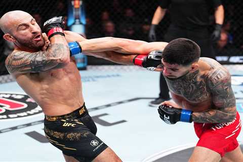Ilia Topuria stops Alexander Volkanovski to win UFC featherweight title