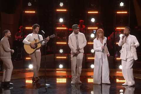 Watch ‘The Voice’ Coaches Feel the ‘Love’ With Soulful Group Cover to Kick Off Season 25