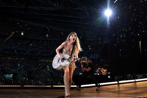 Taylor Swift Dominates, Doubles-up on Australia’s Charts