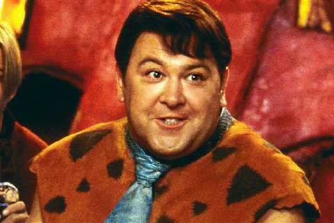 Fred Flintstone In 'The Flintstones In Viva Rock Vegas' 'Memba Him?!