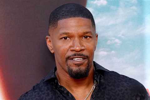 Jamie Foxx Ready to Talk About Health Scare ‘In a Funny Way’ On Stage