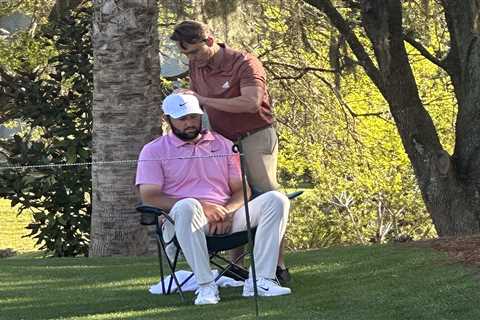 Scottie Scheffler toughed out neck tightness in Players Championship second round