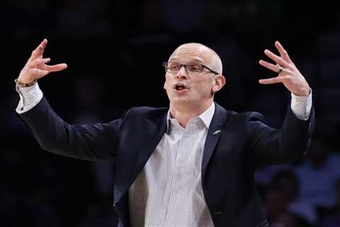 UConn’s Dan Hurley goes to great lengths to eradicate complacency