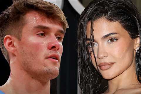 UNC Basketball Player Leans Into Kylie Jenner Dating Rumor, But Complete BS