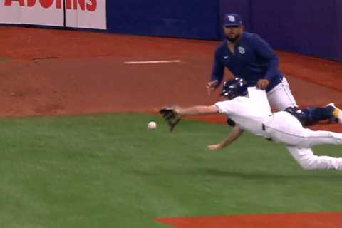 Rays ball boy goes all out to snare foul ball in viral video
