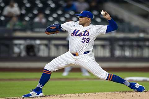 Sean Manaea begins Mets tenure with five-plus no-hit innings