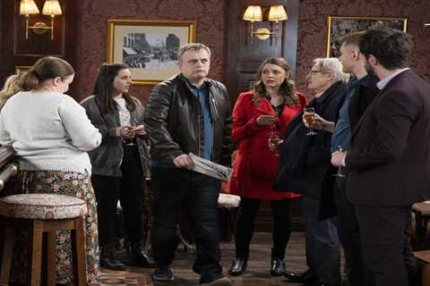 Coronation Street Star Quits After 47 Years on the Cobbles