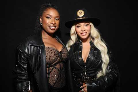 Beyoncé & Jennifer Hudson Host Mini ‘Dreamgirls’ Reunion at 2024 iHeartRadio Music Awards