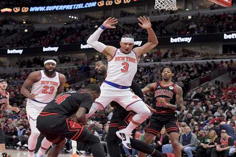Knicks’ Josh Hart ejected from Bulls matchup after kick to head of Javonte Green