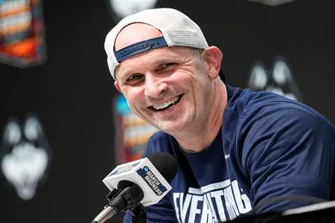 March Madness: How teaching sex ed helped Dan Hurley in future coaching career