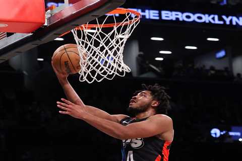 Nets use furious late rally to defeat NBA-worst Pistons
