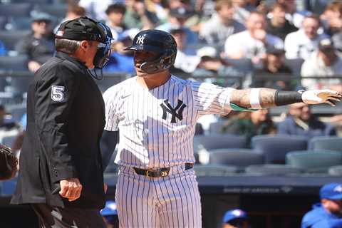 Angel Hernandez makes yet another controversial call that angers Yankees