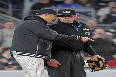 Aaron Boone gets first ejection of the season in fiery ump confrontation