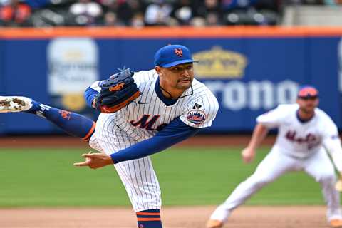 Pitching mistakes, shoddy defense cost Mets in loss to Royals