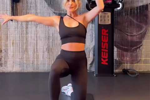 Ashley Roberts wows fans with toned abs in crop top and leggings after Saturday Night Takeaway..