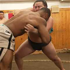 Cowboys’ Micah Parsons battles sumo wrestler in Tokyo in viral video