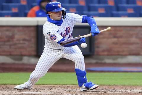 Mets trade Zack Short to Red Sox after choosing to keep Joey Wendle