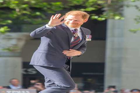 Prince Harry 'expecting to be booed' on arrival at St Paul's, body language pro claims