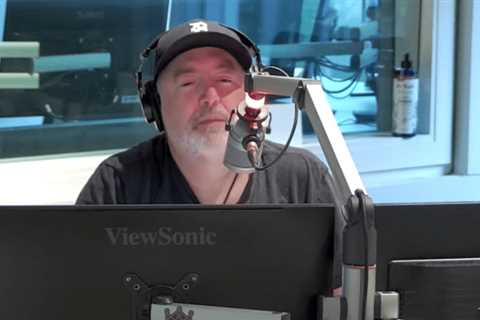 Boston sports radio host calls Bill Walton ‘a phony hippie’ and jokes ‘I didn’t kill him’ after..