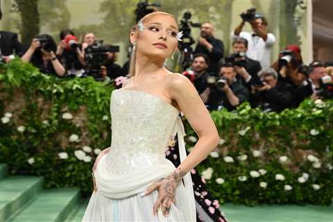 Ariana Grande Performs ‘The Boy Is Mine,’ Confirms Penn Badgley Stars in Video: ‘Super Honored To..