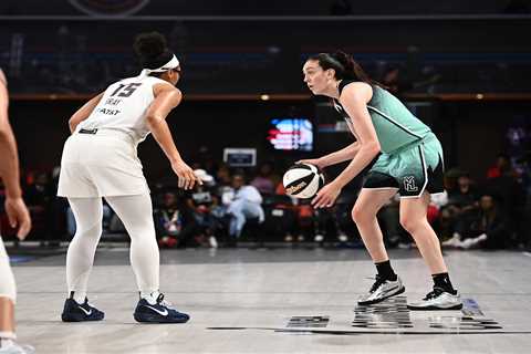 Breanna Stewart scores 25 to lead Liberty over Dream for fifth straight win