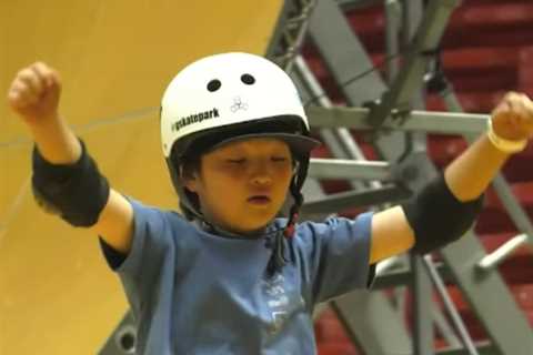 Ema Kawakami, 9, stuns Tony Hawk with back-to-back-to-back 900s