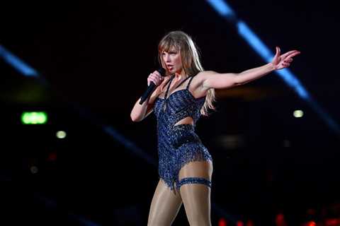 Taylor Swift Plays Acoustic Versions of Her ‘Favorite Songs’ in Honor of the Eras Tour’s 113th Show