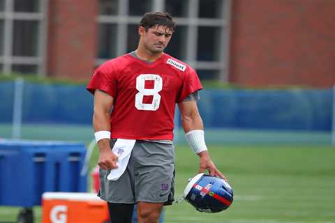 The Giants pressure is on Daniel Jones — and everyone knows it