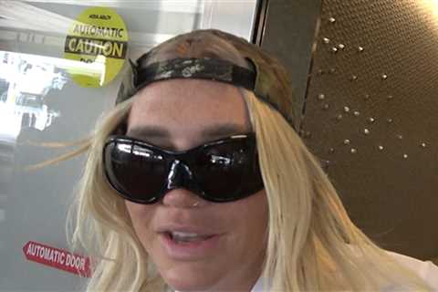 Kesha Boos Sen. J.D. Vance, 'F*** That Man'