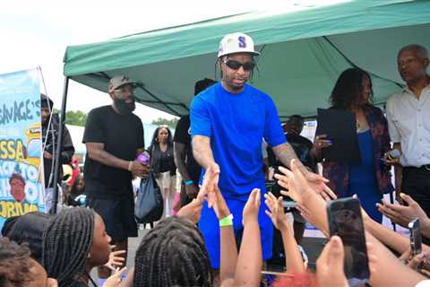 21 Savage’s 8th Annual Issa Back to School Drive Offers Lessons in Financial Literacy