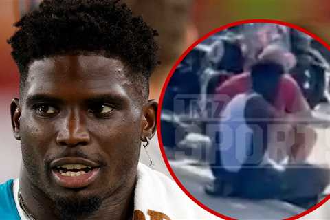 Tyreek Hill Driving ~60 MPH In 40 MPH Zone, Cops Say