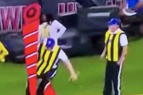 Bears-Texans paused after chain gang member hits head, carted off in second scary incident of Week 2