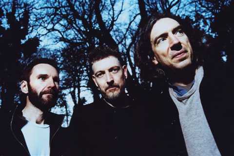 Snow Patrol on Track to Secure First U.K. No. 1 Album in 18 Years