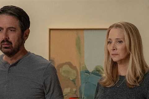 ‘No Good Deed’ Teaser Trailer: Lisa Kudrow & Ray Romano Star in New Netflix Dark Comedy Series!