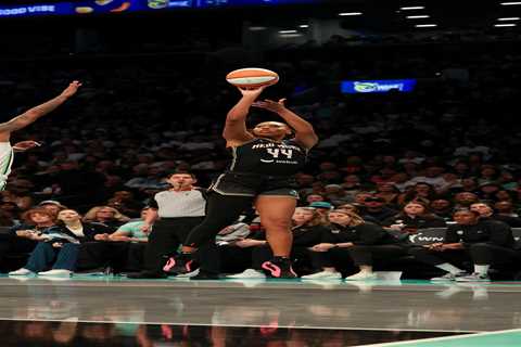 Betnijah Laney-Hamilton shot helps stave off another collapse as Liberty draw even in WNBA Finals