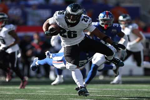 Saquon Barkley runs roughshod, Daniel Jones benched as listless Giants get destroyed by Eagles