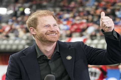 Prince Harry spotted giving thumbs up to Canadian football fans in another solo public appearance