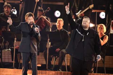 Jelly Roll, Brooks & Dunn Take the 2024 CMA Awards to Church With Gospel ‘Believe’ Performance