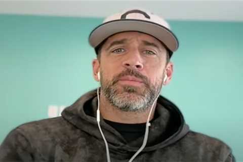 Aaron Rodgers responds to rumors he’s done with Jets after season