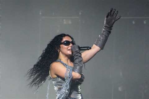 Charli XCX Labels ‘The Velvet Underground & Nico’ Album The ‘Apex Of Fine Art’