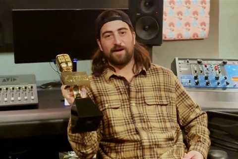 Noah Kahan Accepts Top Rock Album for ‘Stick Season’ | Billboard Music Awards 2024