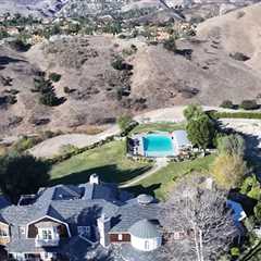 Jessica Simpson Lists Los Angeles-Area Home Amid Separation, Wildfires