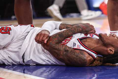 Deivon Smith ‘won’t be out for long time’ for St. John’s after shoulder injury