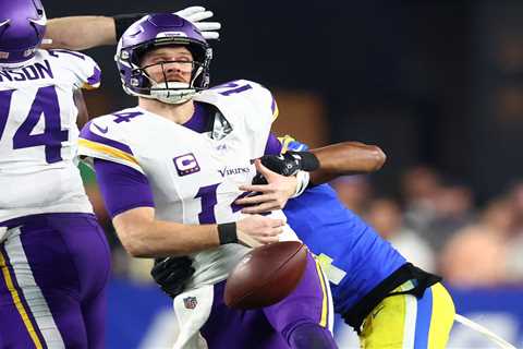 Sam Darnold, ugly Vikings loss broke team’s iconic radio voice: ‘Throw it, man!’